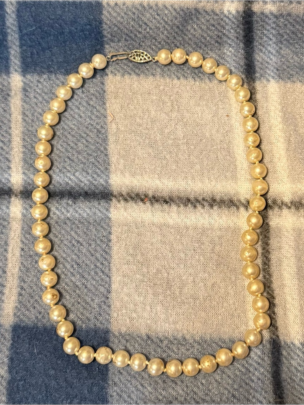 Source Unknown Pearl Necklace with Gold-Tone Clasp